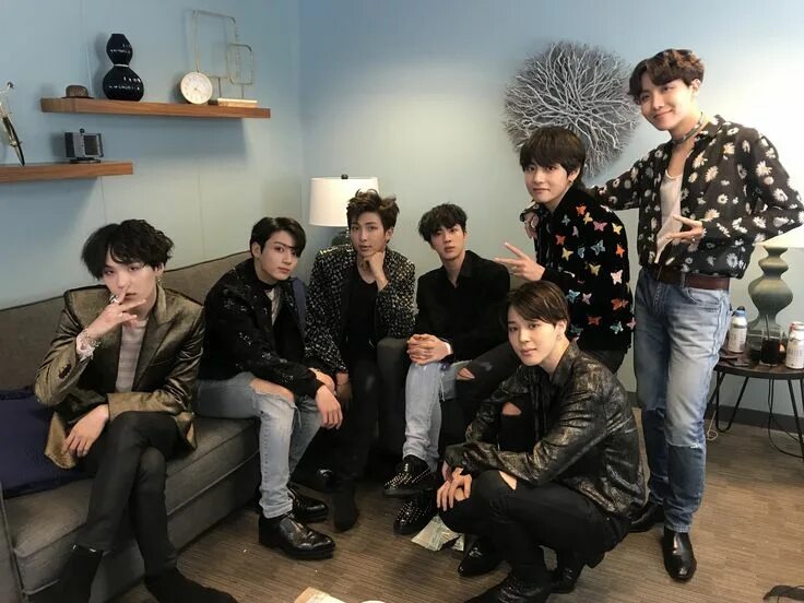 Bangtan boys. Бантан бойс. Корейская группа бтс. Бантан бтс. Бантан бтс.