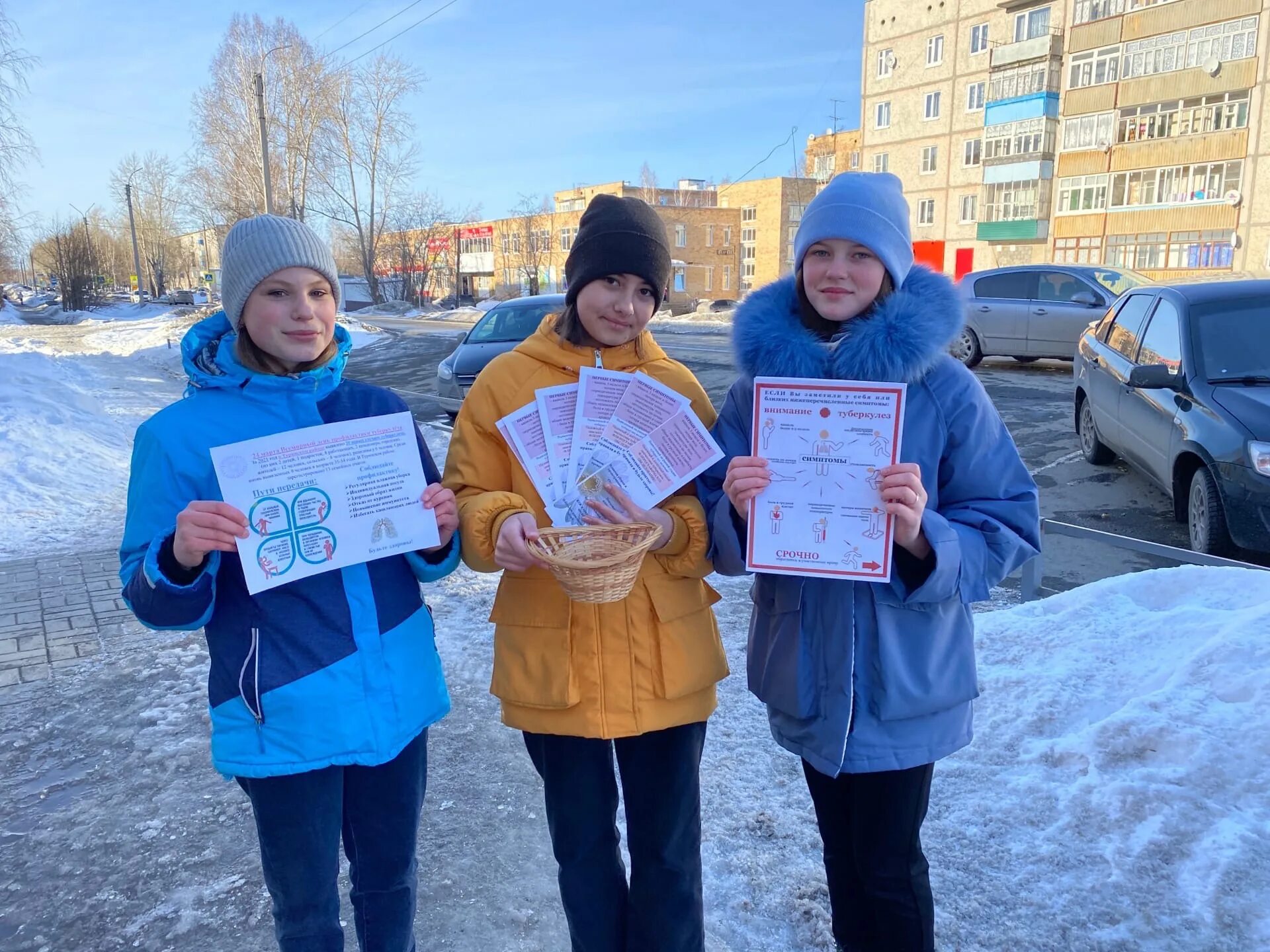 волонтерство. волонтёры на экомероприятиях. жил волонтеры. фото один день из жизни волонтёра. счастливые волонтеры.