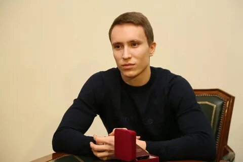 Н ельцов