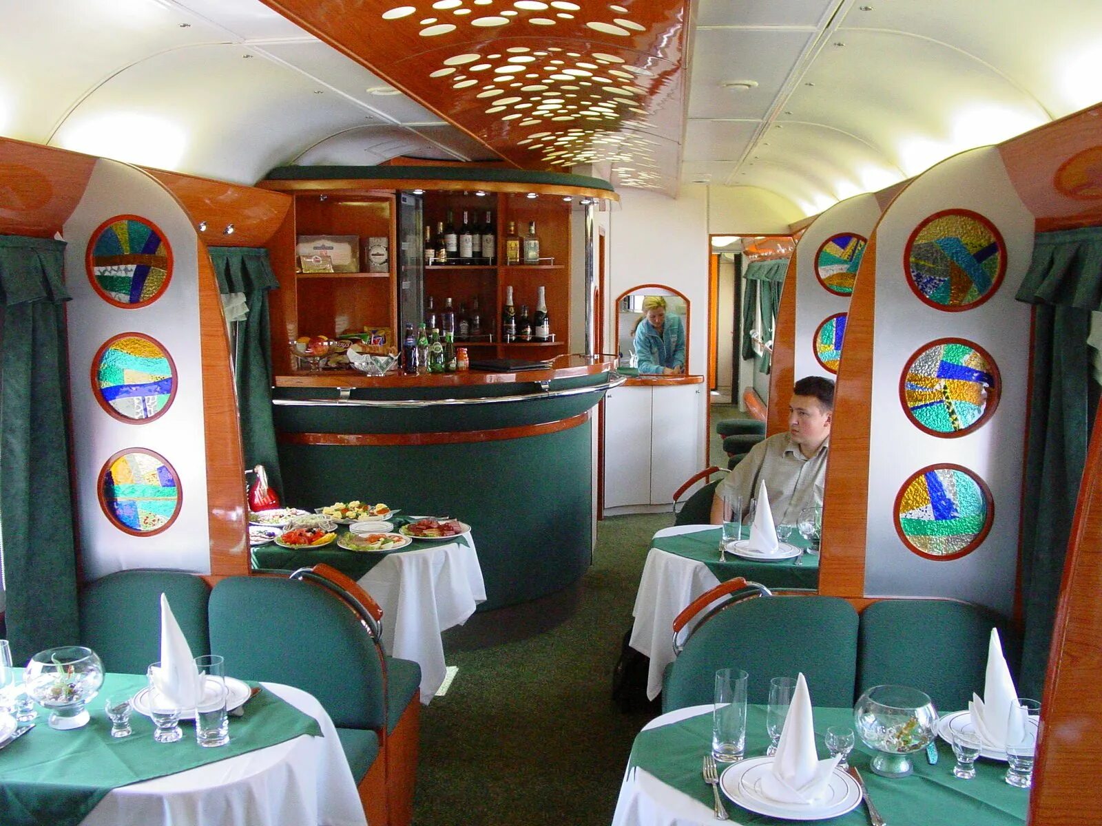 Dining car. Рускеальский экспресс вагон ресторан. Поезд Гранд экспресс вагон ресторан. Гранд экспресс вагон ресторан. Вагон-ресторан Восточный экспресс 19 века.