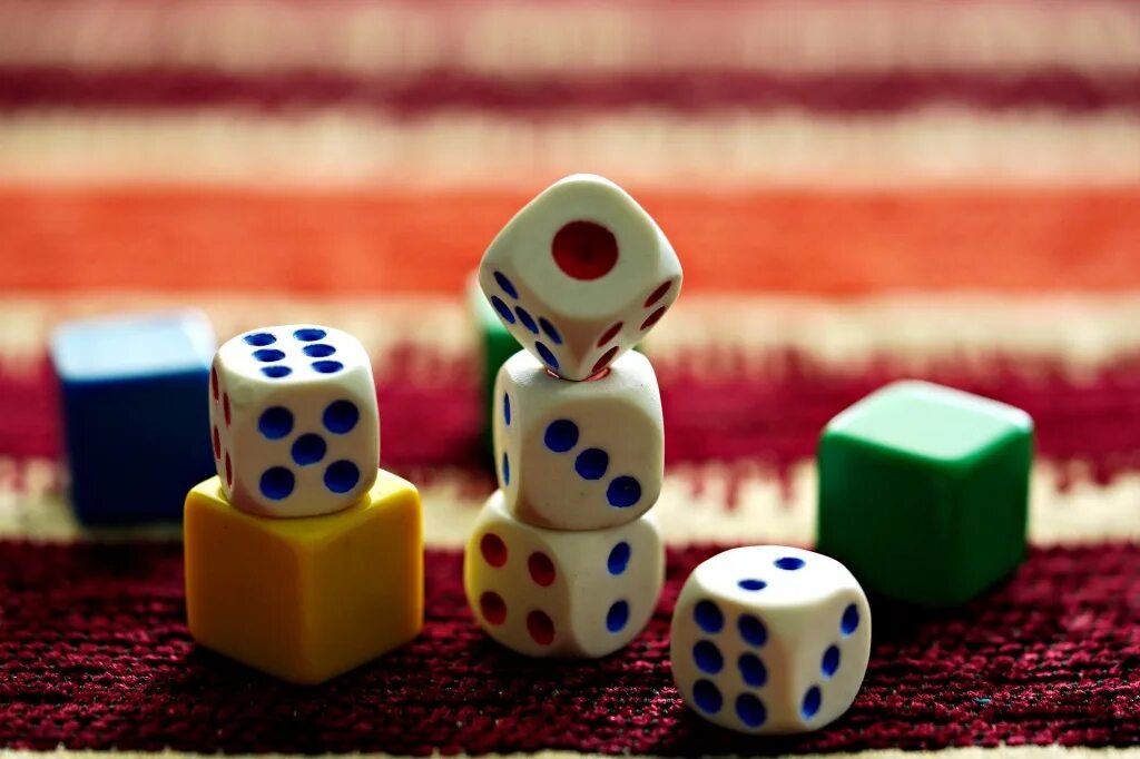 Игральная кость. Игральные кости плоские. Игровой кубик. Необычные игральные кости. Кубик кости.