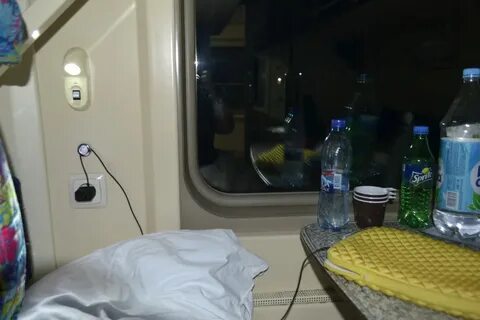 Зарядки в поезде в купе