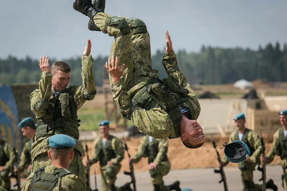 Военные войска а б в г. Воздушно-десантные войска (ВДВ) РФ. ВДВ 11 ОДШБР. Десантники ВДВ РФ на учениях. ВДВ 1:6.