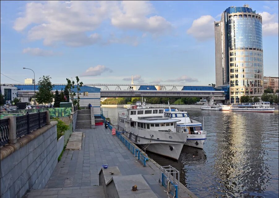 Причал центральный москва. Причал устьинский мост. Причал у стадиона «лужники». Причал центральный москва. Причал лужники.