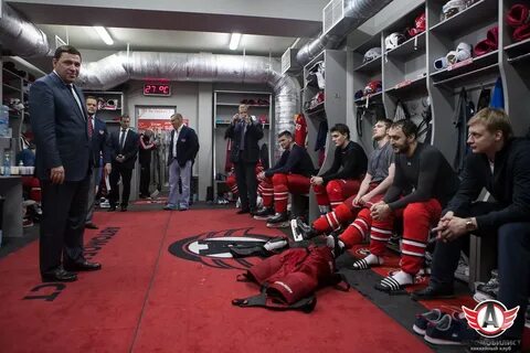 Раздевалка автомобилист