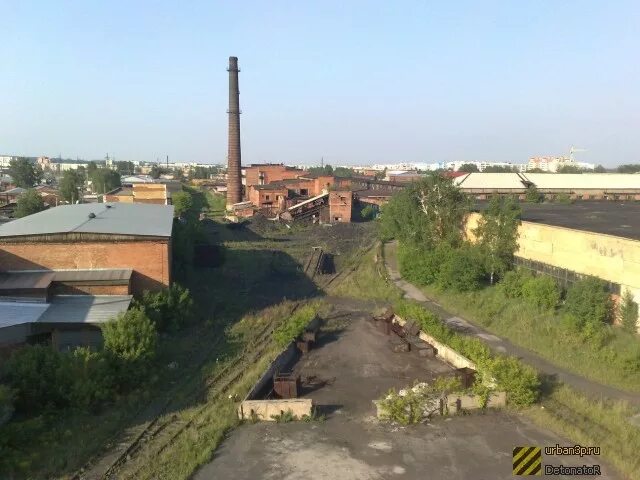 Кузбасс элемент. Кузбасс ленинск кузнецкий. Кузбассэлемент ленинск-кузнецкий завод. Кузбассэлемент ленинск-кузнецкий. Заброшенный завод в ленинске кузнецком.