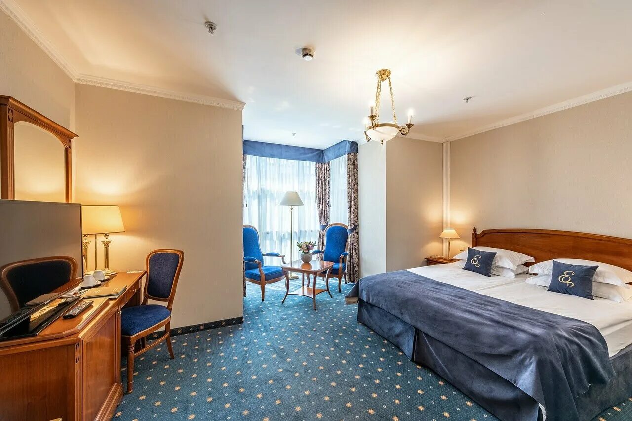 гранд отель эмеральд зал атриум. эмеральд отель санкт-петербург. гранд отель эмеральд спб. сайт отеля эмеральд санкт петербург. суворовский проспект 18 санкт-петербург отель.