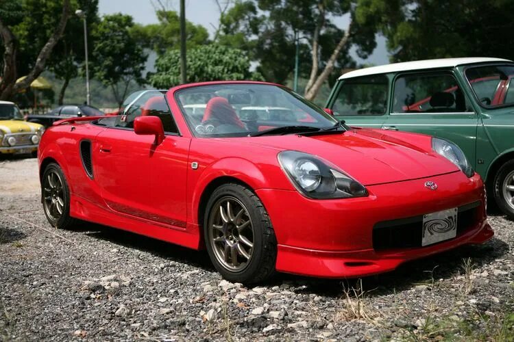 Тойота мр2 купить в россии цена. Toyota mr2 1999. Toyota mr2 mk2. Toyota mr2 Spyder. Toyota Mr-s 1999.