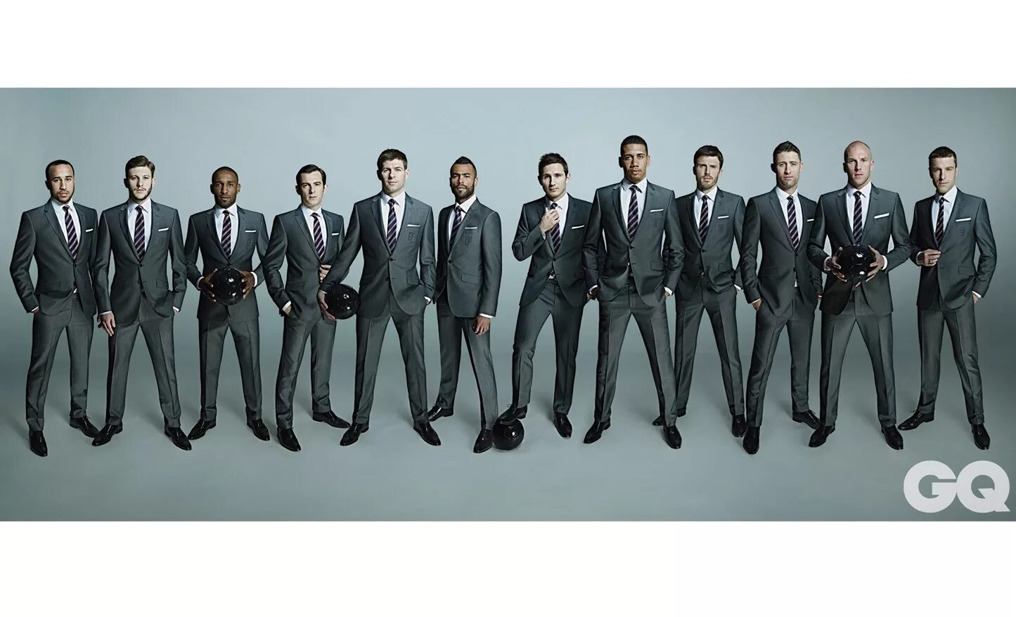 18 5 мужчин. Мужская группа. Группа мужчин в костюмах. Элитная группа. Группа парней.
