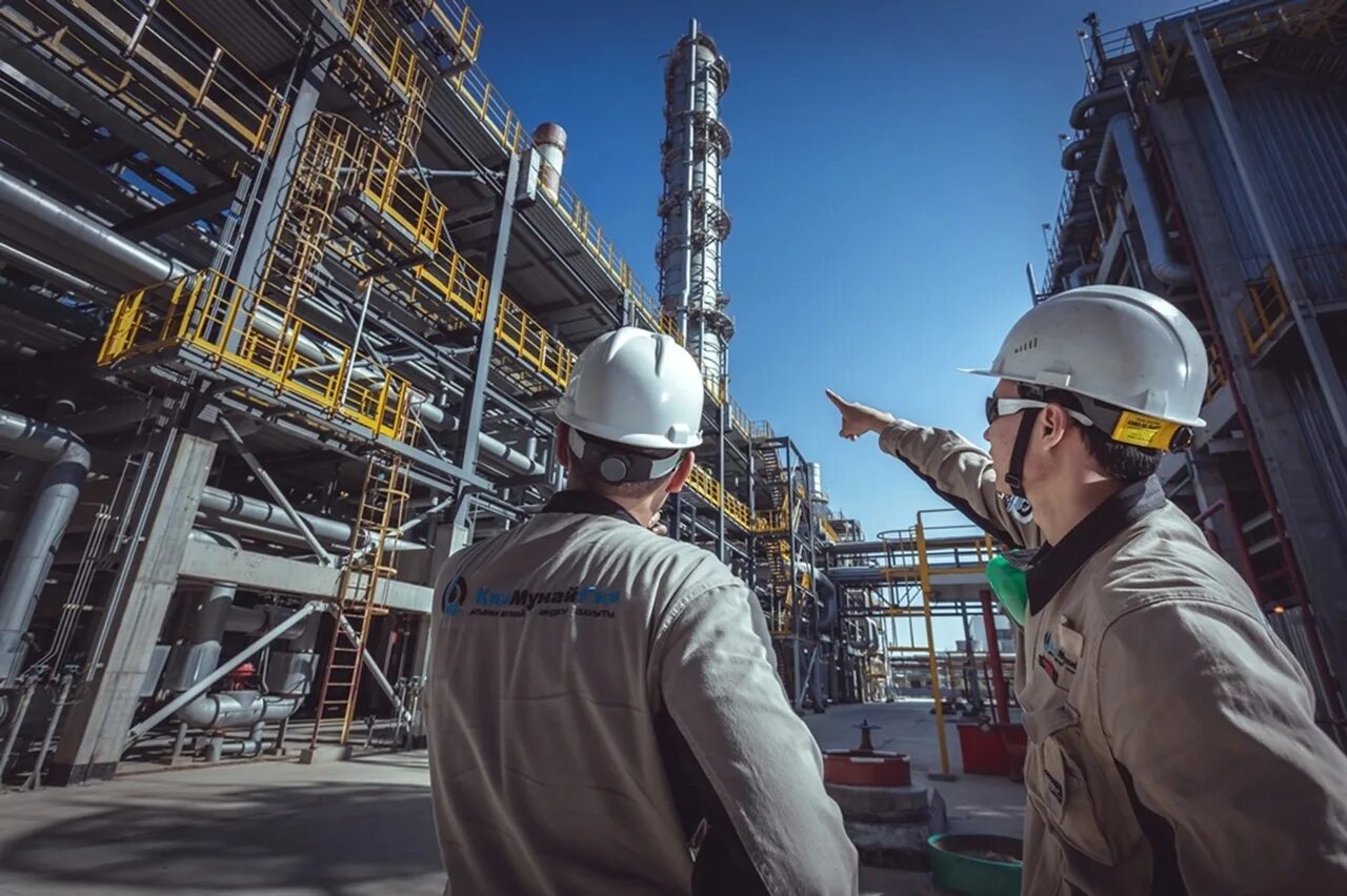 Шымкентский цементный завод. Металлургический комбинат арселор миттал темиртау. Газоперерабатывающий завод жанаозен. Чимкент цементный завод. Производственные компании в казахстане.