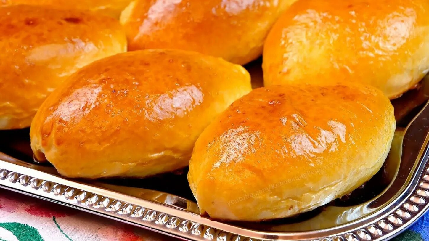 Пирожки с капустой и яйцом. Пирожки с капустой и яйцом в духовке. Пирожки в духовке. Пирожки с начинкой. Пирожки печеные из дрожжевого теста.