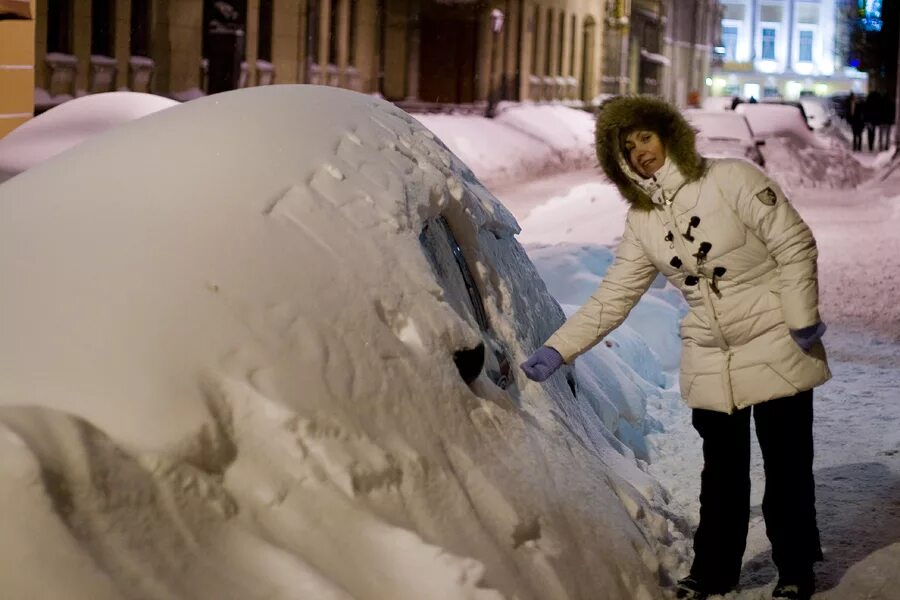 Санкт-Петербург занесло снегом. Снегопад в Питере зимой 2010 года. Зима 2011 Санкт-Петербург. Самая Снежная зима в Питере.