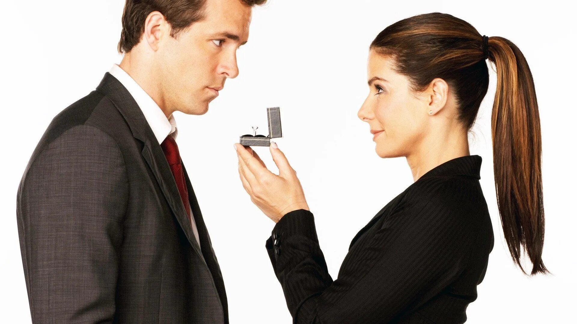 Женщина раздражена на мужа. Мужчины и женщины коллектив. Девушка в роли мужчины. Мужчина и женщина. Мужчины в роли женщин.