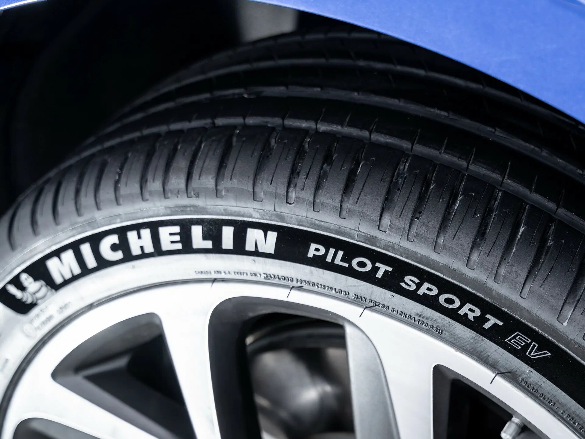 Pilot sport шины. Michelin Pilot Sport 5. Шина Michelin Pilot Sport 5. Мишлен пилот спорт 5 зима. Маркировка шин Мишлен пилот спорт.