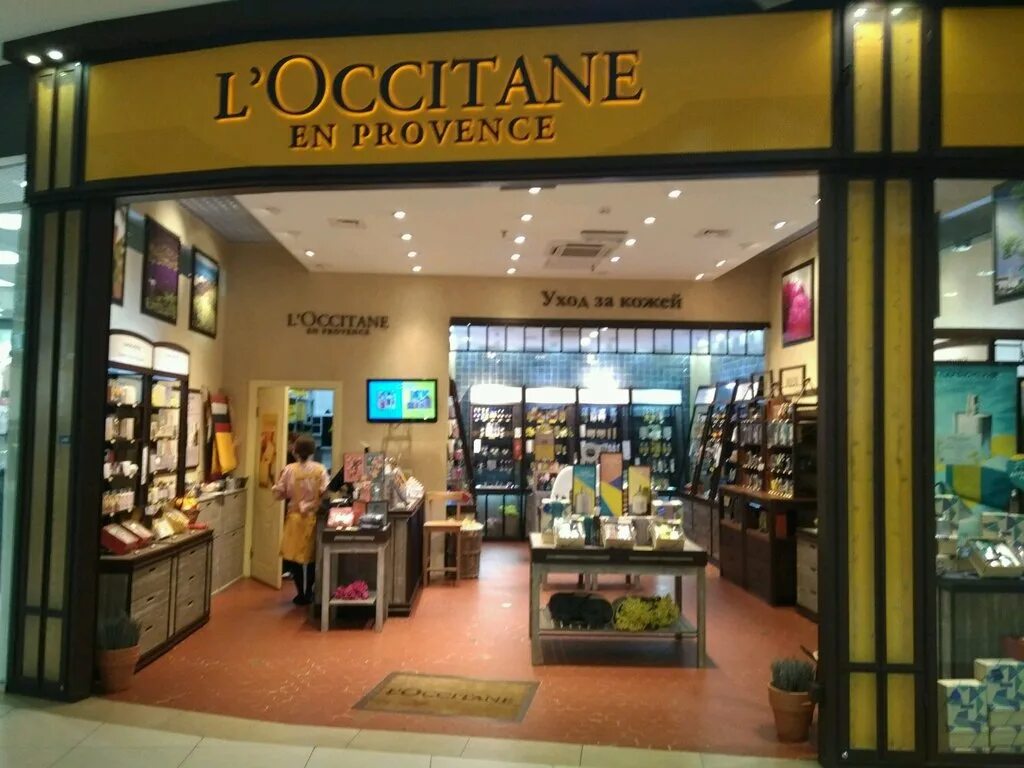 Loccitane магазин. Loccitane магазины в СПБ. Loccitane вывеска. Л окситан.