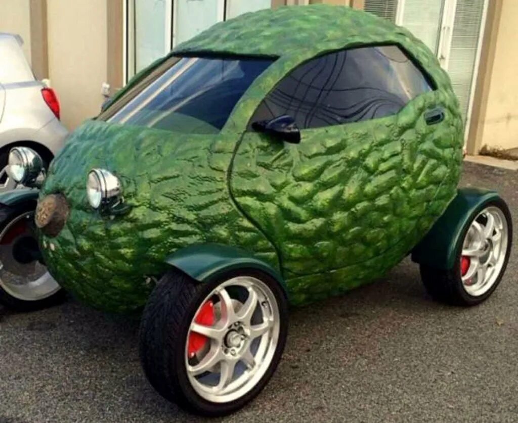 Какую нибудь машинку