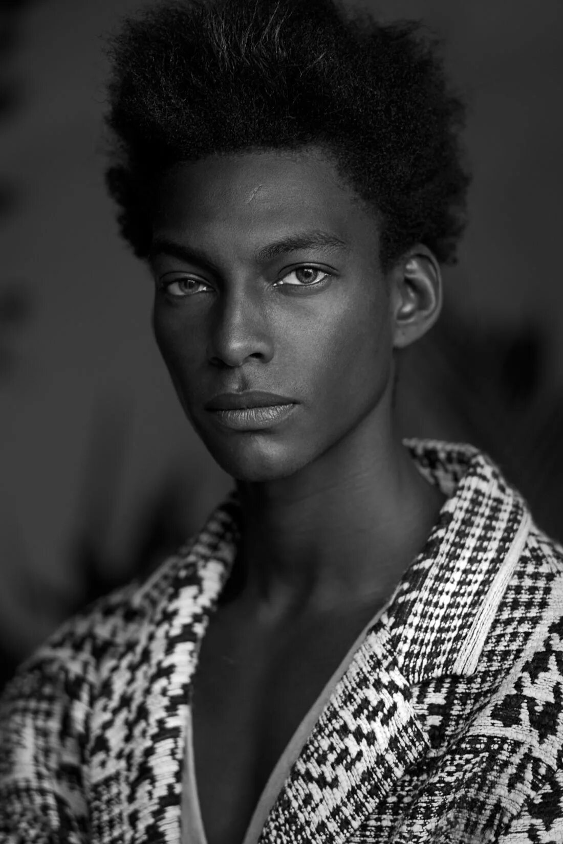 Чернокожий африканец. Чернокожие модели мужчины. Модель афроамериканка мужчина. Чернокожая модель. Красивые африканские парни.