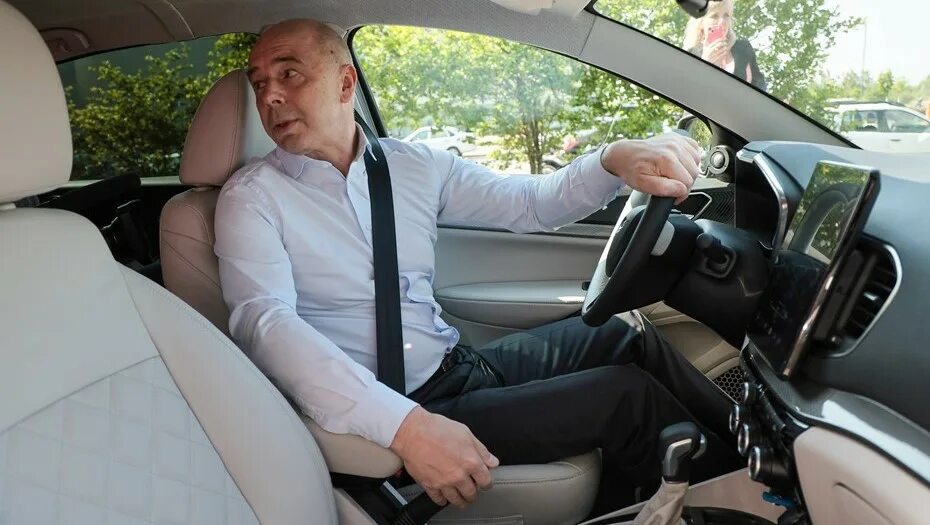 Водитель депутата. Автомобили госслужащих. Авто чиновников. Мигалки чиновников. Депутаты личное водитель.