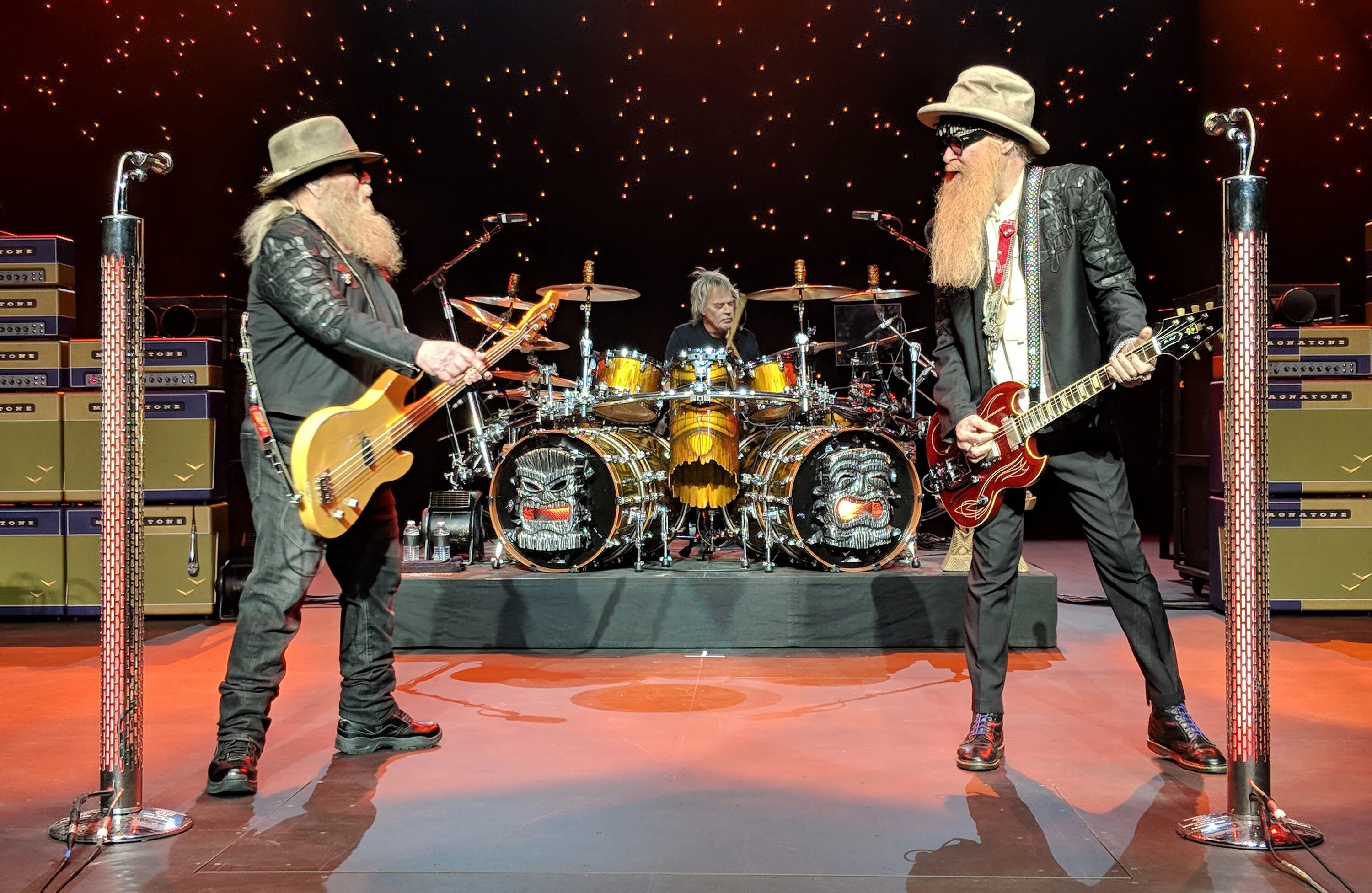 Zz top sharp dressed man. Zz top 2025. zz top sharp dressed. новый диск zz top.