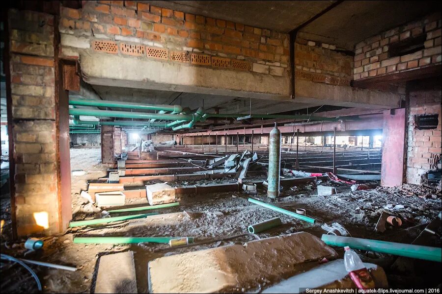 Дом советов внутри. Дом правительства заброшенное калининград. Внутри дома советов калининград. Дом советов калининград заброшка. Дом советов внутри.