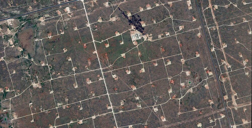 Maxar maps. Maxar карты. спутниковые снимки мариуполь maxar. снимки медицинского лагеря беларусь спутник maxar.