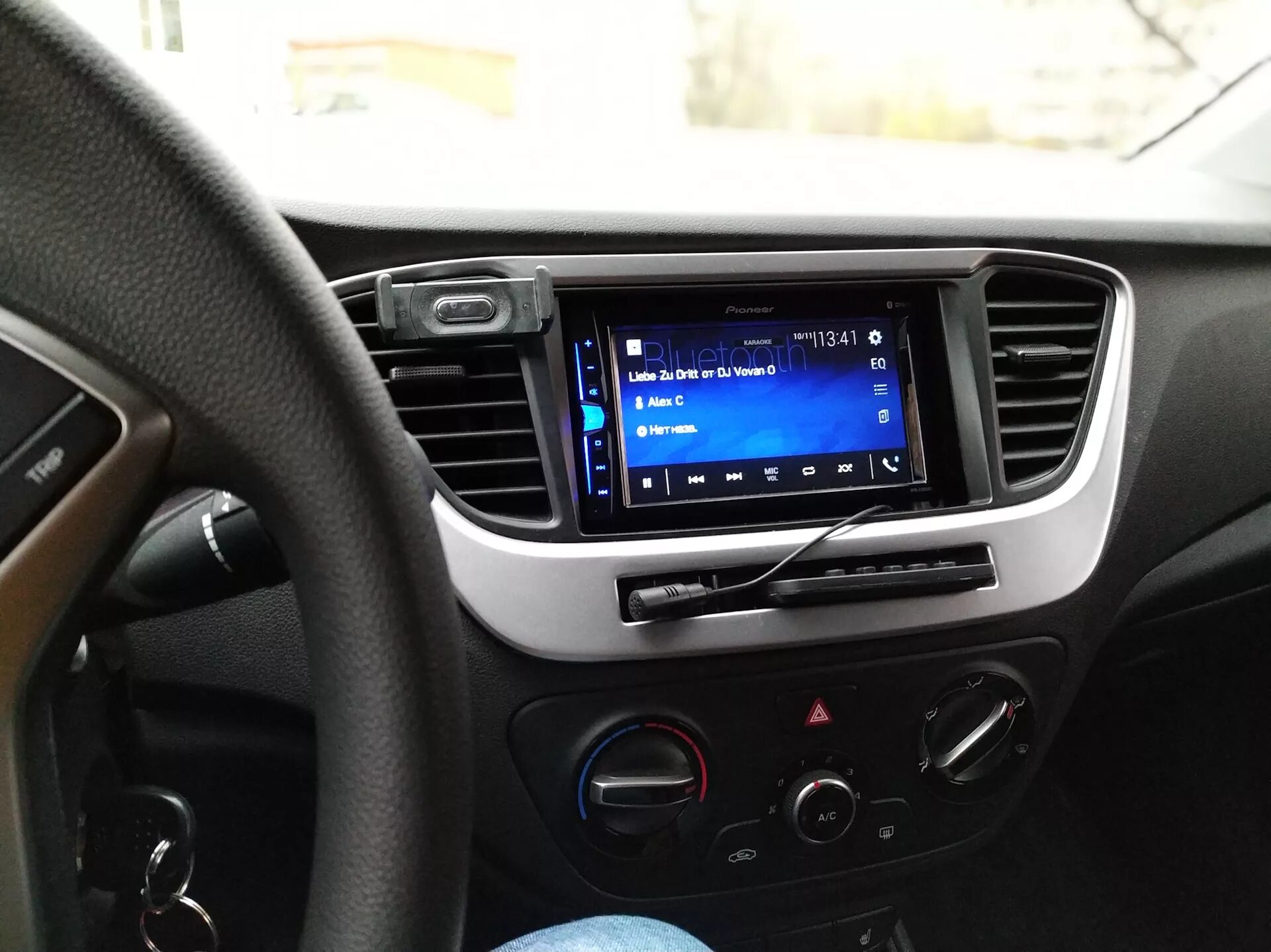 Магнитолу установить солярис. Магнитола пионер в солярис 2. hyundai solaris 2017 2din магнитола. магнитола 2din solaris 2019.