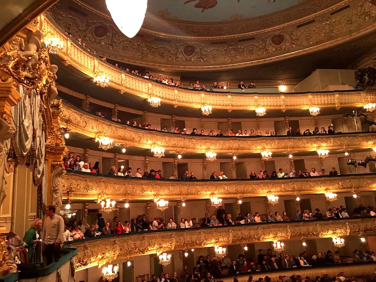 Mariinsky theater. Мариинский театр Санкт-Петербург. Мариинский театр Театральная 1. Мариинский театр основная сцена. Мариинский театр внутри.