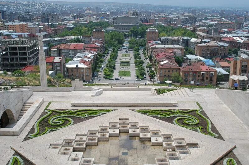Ереван стрим. Смотровая площадка в Ереване в Армении. Каскад Ереван смотровая. Каскад в Ереване обзорная площадка. Ереван вид со смотровой площадки.