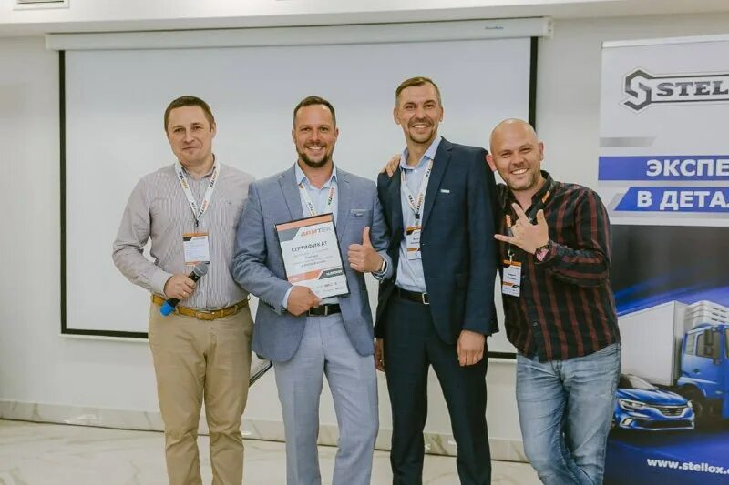 дистрибьютор профессия. андрей юрченко аксофт. кошелев алексей юрьевич владивосток. ведущий дистрибьютор. бонанза компания леонид.