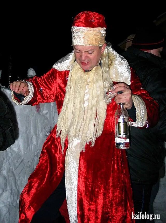 пьяный дед мороз. выход пьяного деда мороза. пьяный дед мороз. пьяный дед мороз. выход пьяного деда мороза.