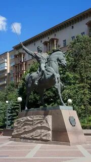 Памятник на кутузовском проспекте