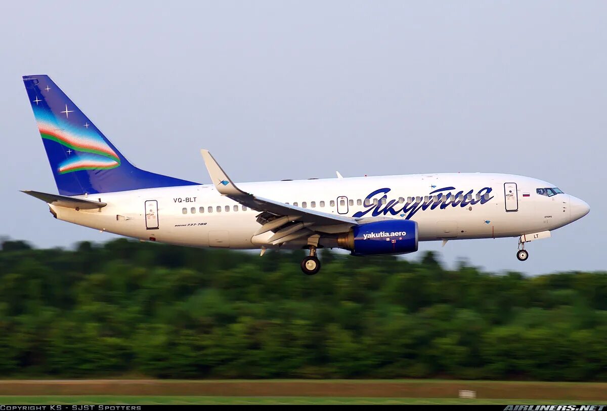 Авиакомпания якутия 737 700. Боинг 737 авиакомпания якутия. Самолет боинг 737 авиакомпания якутия. Boeing 737 якутия. Самолёт boeing 737-800.
