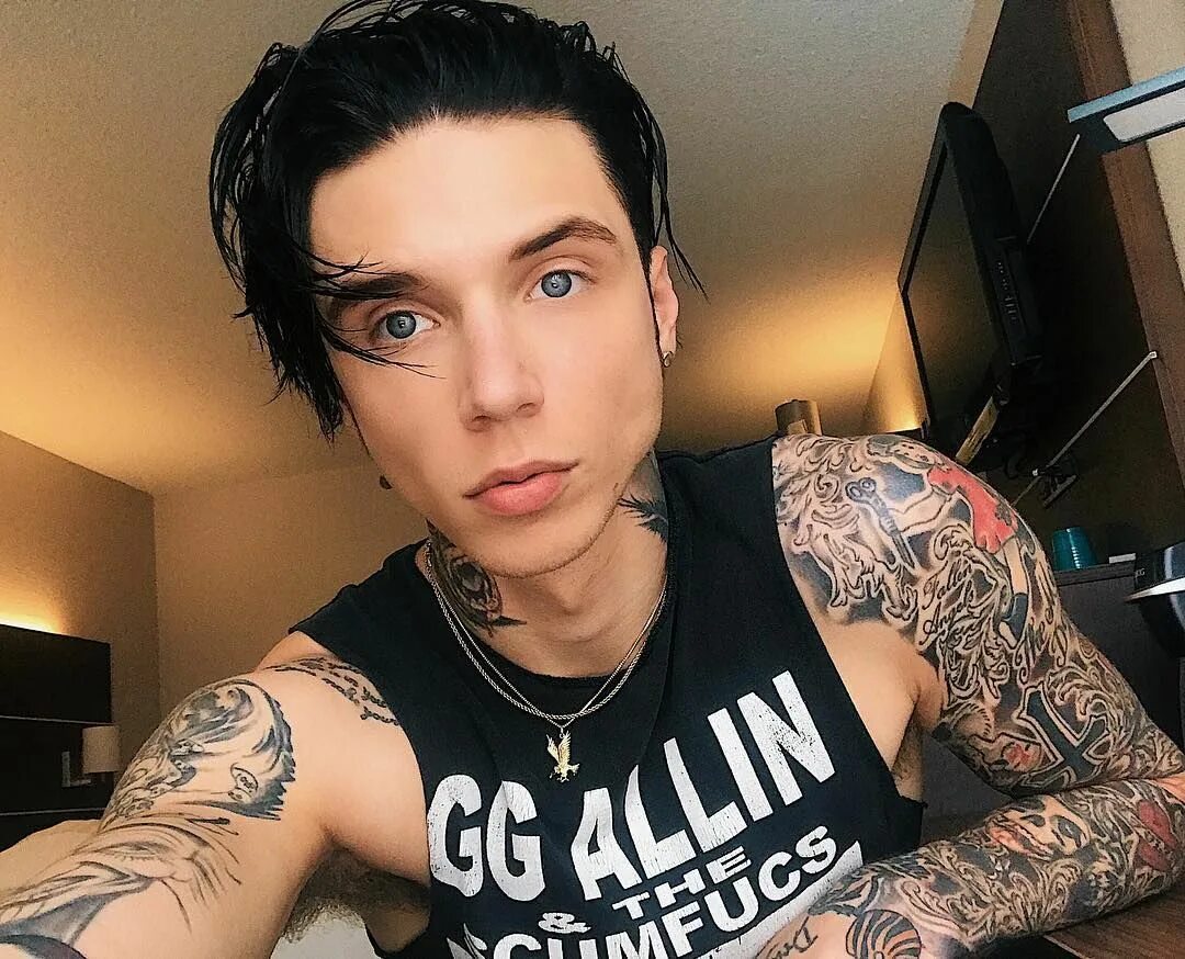 Энди блэк andy black. Энди бирсак 2012. Black veil brides солист. Энди бирсак 2015. Andy biersack.