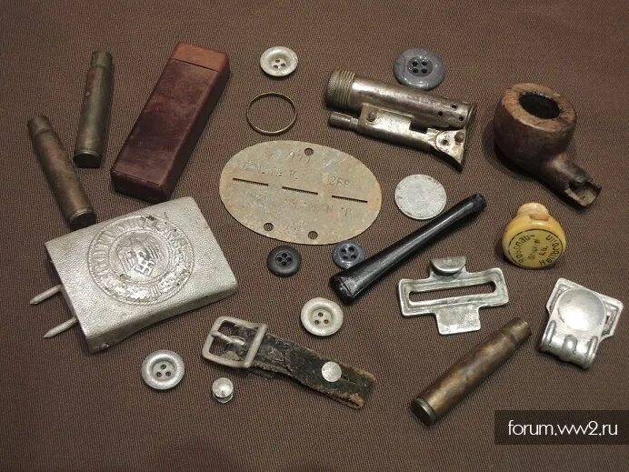 Предметы вов. Фурнитура армии вермахта 1941-1945. Вещи солдат вермахта. Личные вещи солдат вермахта. Личные вещи немецкого солдата