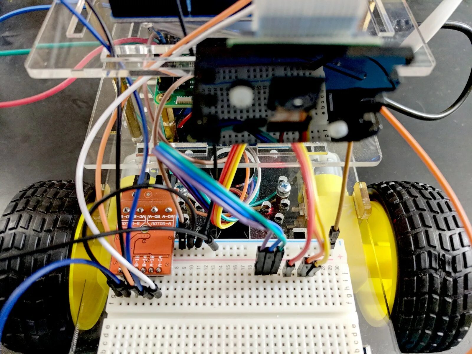 Практическая робототехника c и raspberry pi. Робототехника raspberry pi. дифференциальный привод робота. робот applied robotics. робототехника микросхемы.