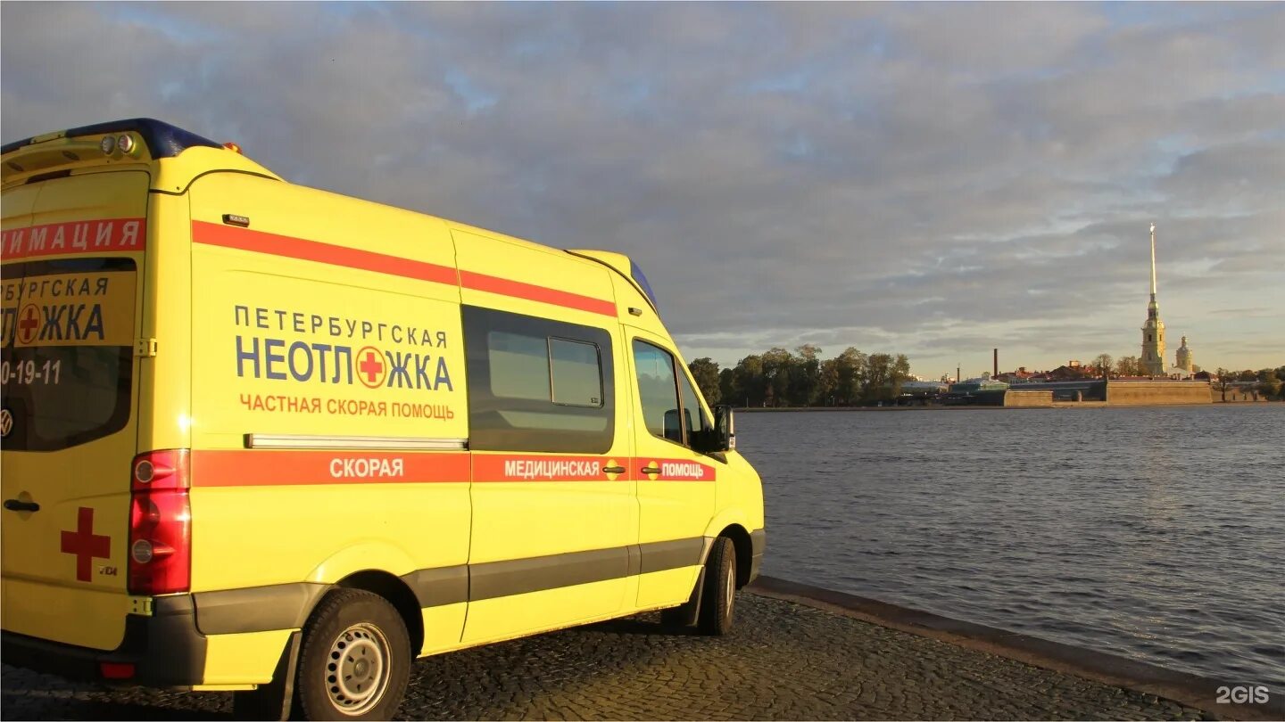 неотложка спб. радищева 39 петербургская неотложка. машина скорой помощи питер. скорая. петербургская неотложка фото.
