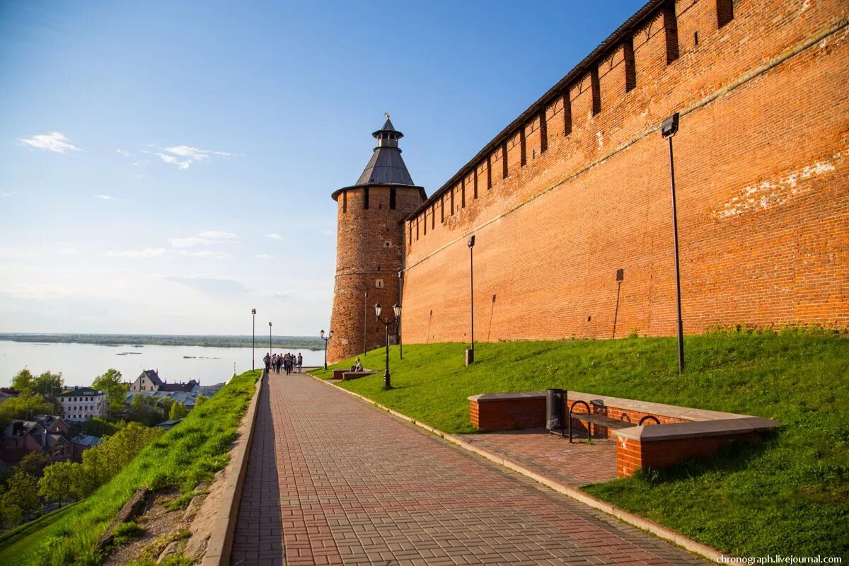 Сколько кремлей в нижнем новгороде. Тайнинская башня Нижегородского Кремля. Коромыслова башни Кремля Нижний Новгород Нижегородский. Коромыслова башня Нижегородского Кремля. Тайницкая башня Нижний Новгород.