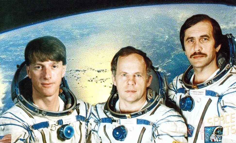 станция в космосе. усачев, летчик-космонавт. анатолий сагалевич. Discovery sts-91. артур чилингаров на северном полюсе.
