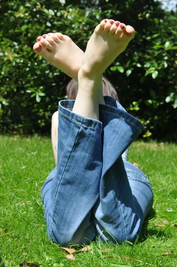 Foxy feet. Cross feet Киров. Feet Jeans. Crossed feet. Cross foot