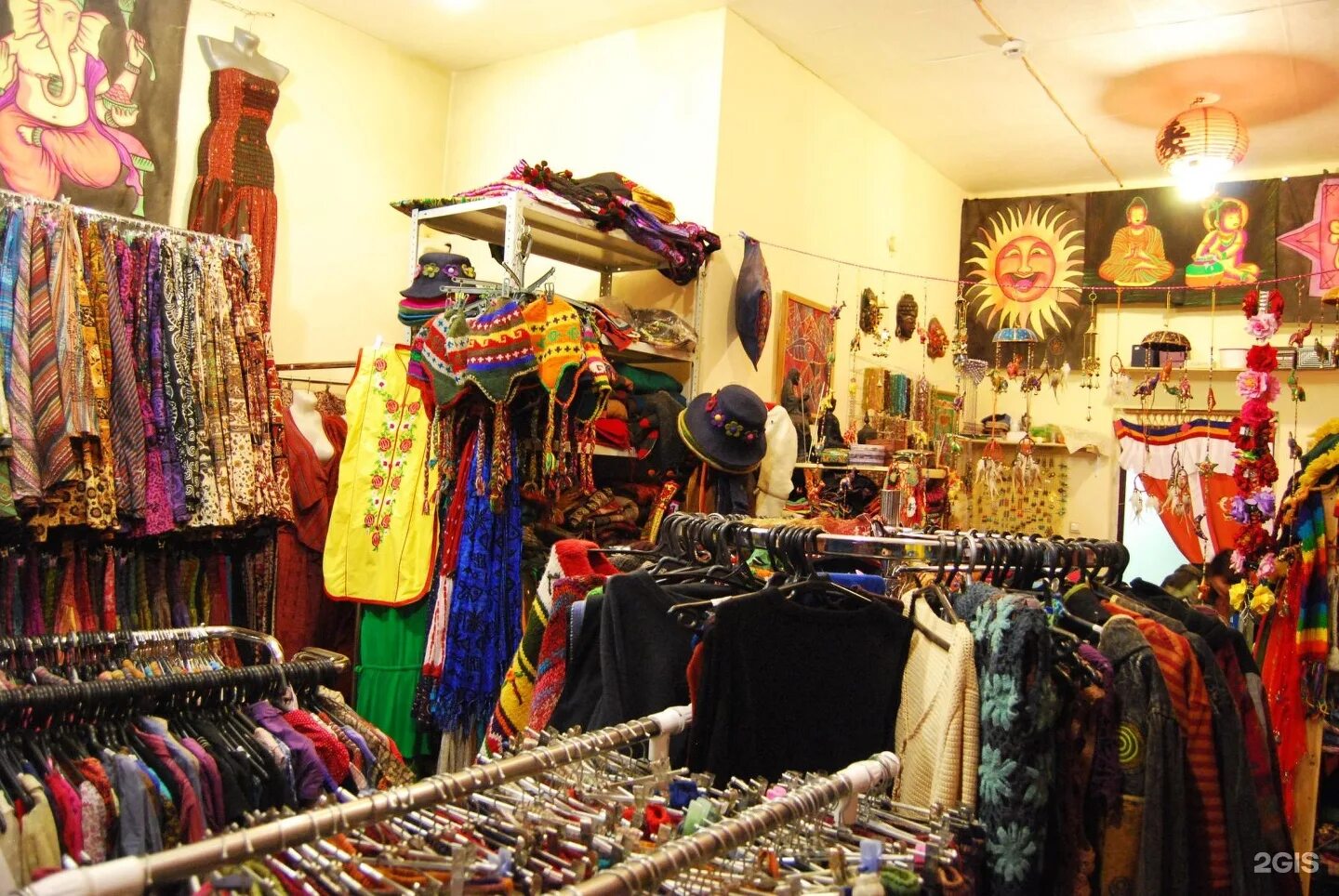 Магазин этнической одежды. Этнический магазин. Магазин этно одежды. Этно магазины в москве. Магазин этнической одежды.