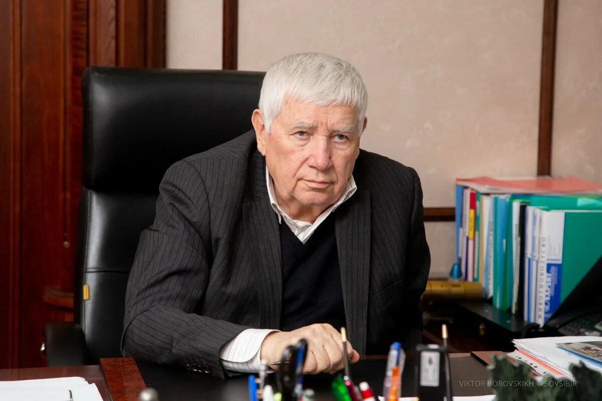 объявление о работе. требуется директор магазина. директор магазина светофор. горный мастер. московские компании список.