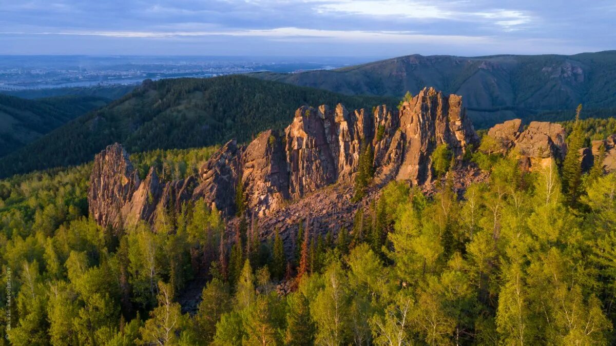 Кодинск река ангара. Учитель года красноярского края 2022. Красноярск достромичательности. 2017 год в красноярском крае. Природные памятники красноярского края енисей.