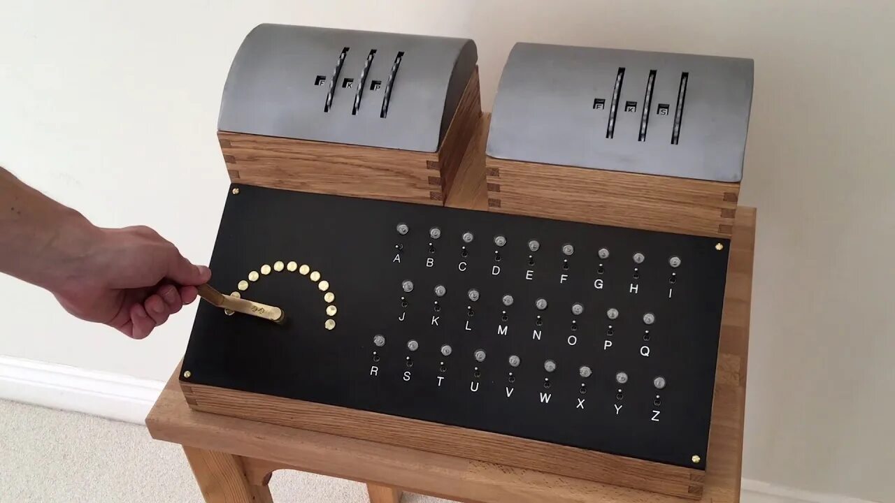 Код энигма. Взломщик энигмы. enigma код. взламывая код энигмы. взломал энигму.