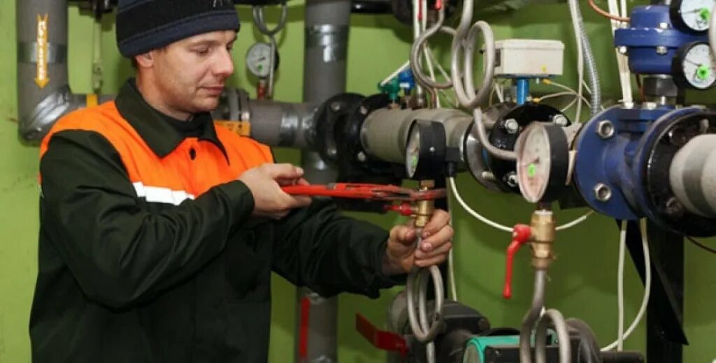 Работа специалист жкх. Работники жкх. Жилищно-коммунальное хозяйство. Предприятия жкх. Работа специалист жкх.