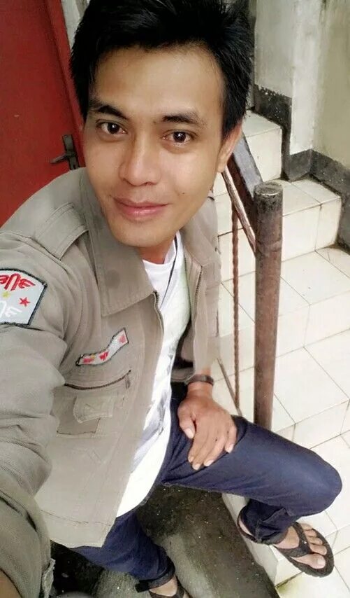 Cowok ngocok. Ganteng ngaloco. Laki laki Ganteng. Kontol Artis Ganteng. Cowok Indonesia.