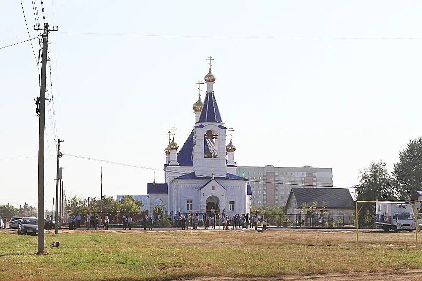 Храм пресвятой богородицы энгельсе. Храм Пресвятой Богородицы Энгельс. Церковь Рождества Пресвятой Богородицы Энгельс. Храм в честь Успения Пресвятой Богородицы. Парк дружбы Самара храм в честь Успения Божьей матери.