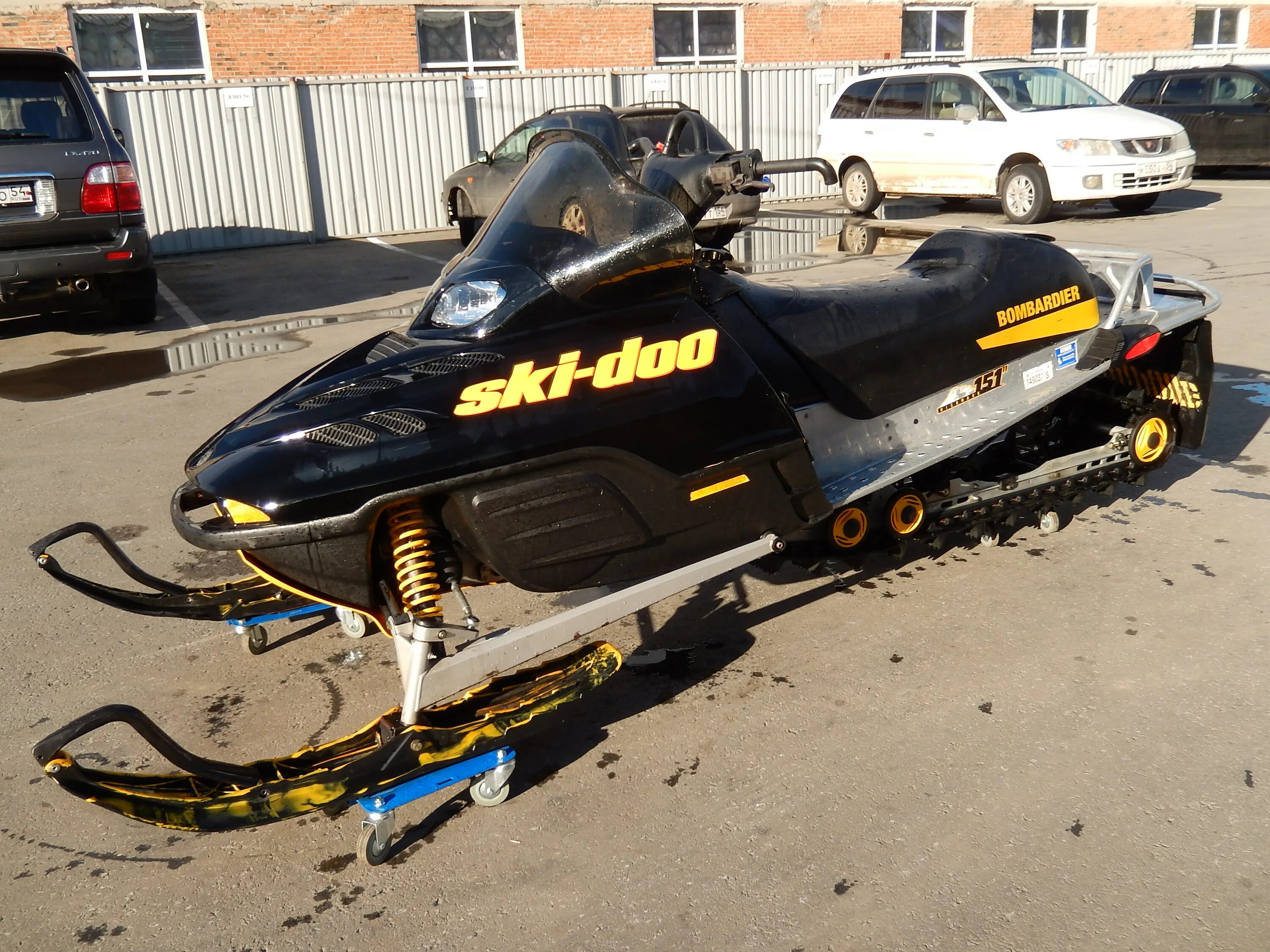 Скай Ду саммит 800 снегоход. Снегоход Ski Doo Summit 800. Снегоход Скай Ду BRP 800.