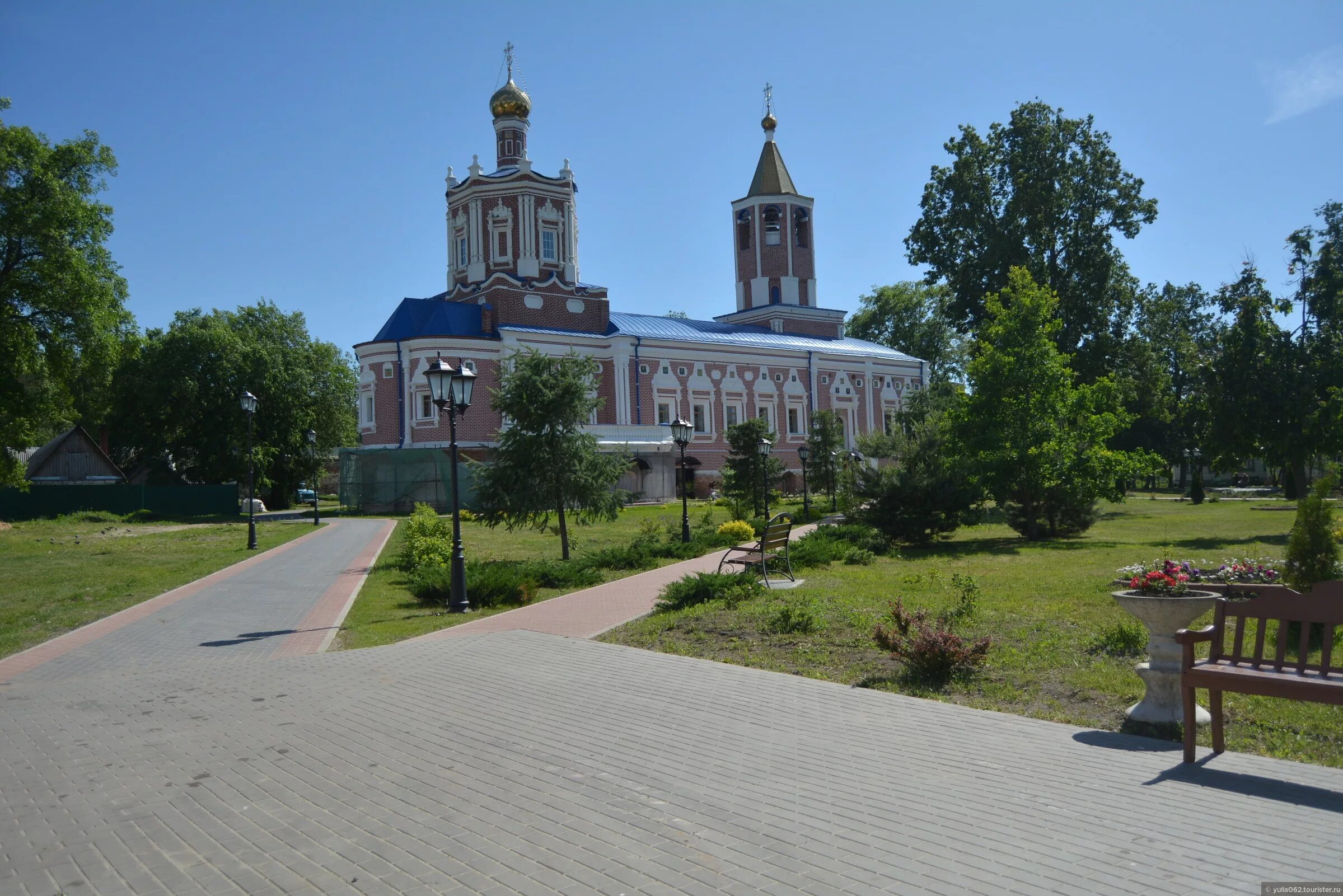 Погода в солотче. Солотча Рязанская область. Рязань поселок Солотча. Солотчинский парк Рязанская область. Солотча Рязань монастырь Фотогалерея.