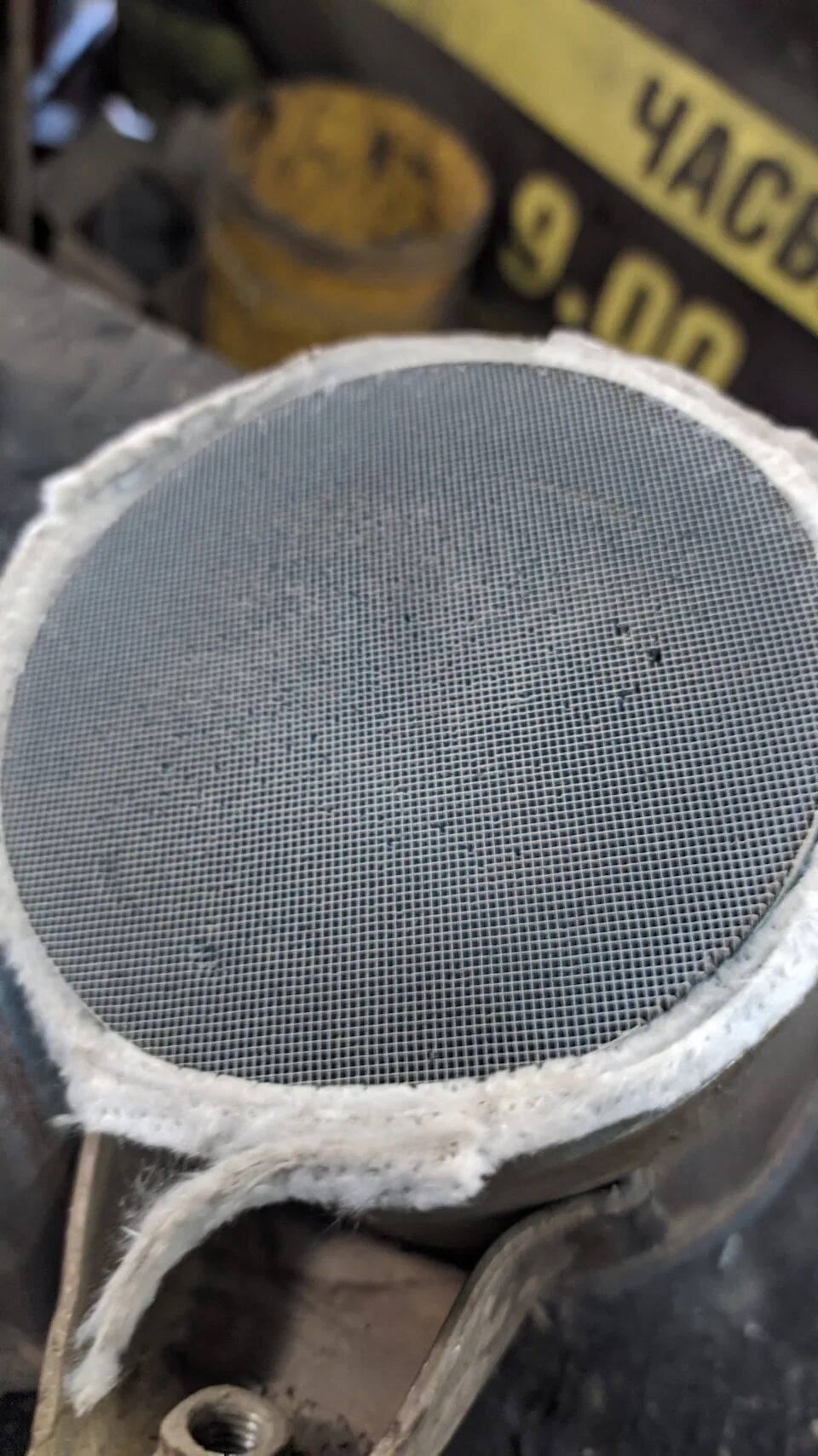 Kia Ceed разрушение катализатора. Катализатор кия Рио 1.6 2019. Разрушенный катализатор ep6. Соты катализатора.