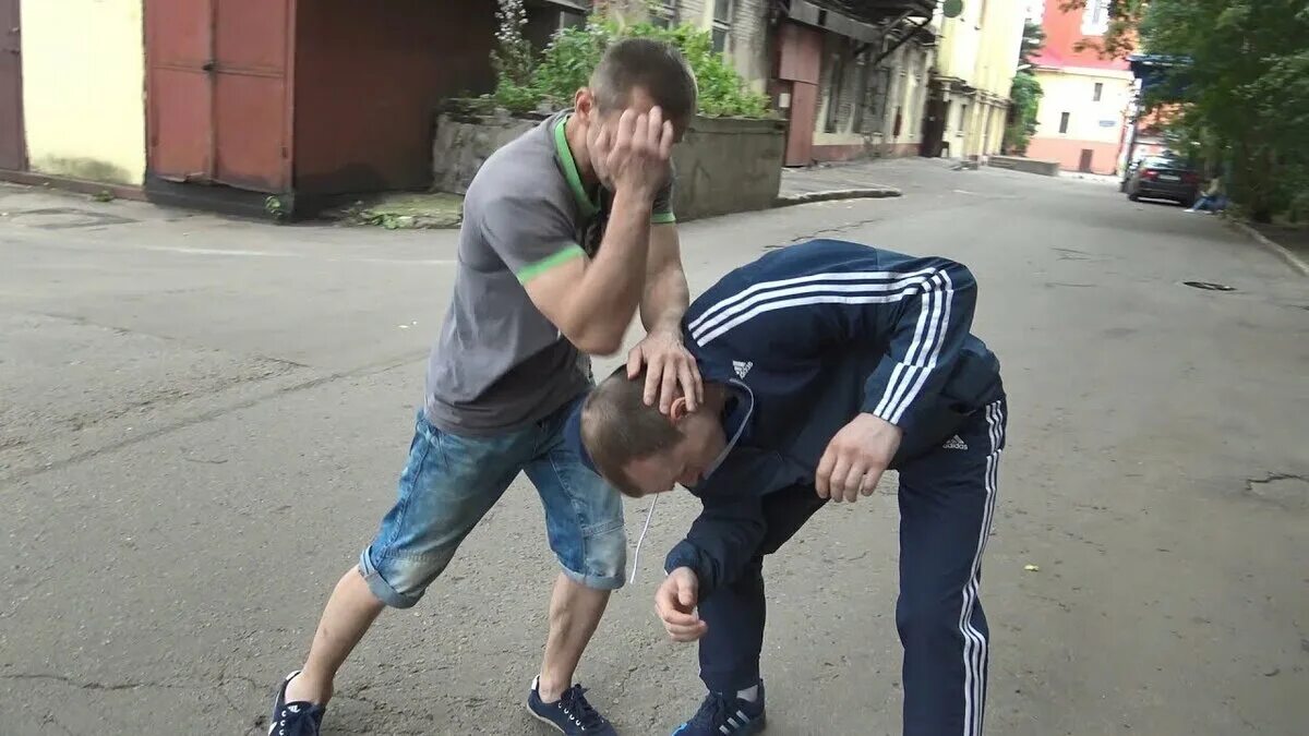 Почему парень дерется. Почему парень дерется